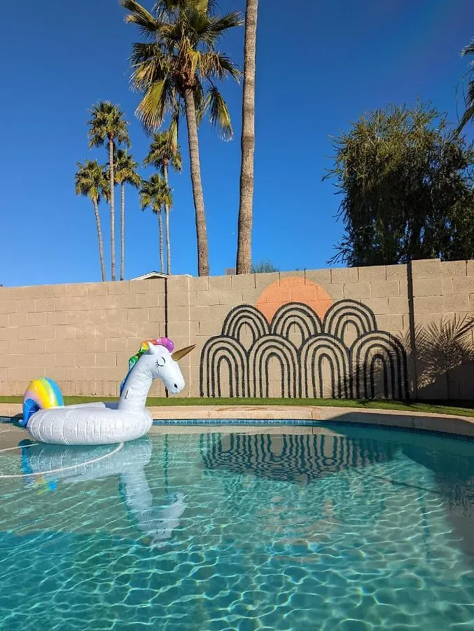 *NEW*Designer Oasis 4BDRM W/Pool/Jacuzzi/PoolTable/Mini Botanical Garden Villa Scottsdale